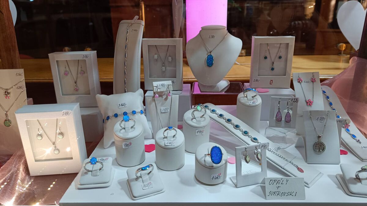 Kolekce opálových a Swarovski šperků