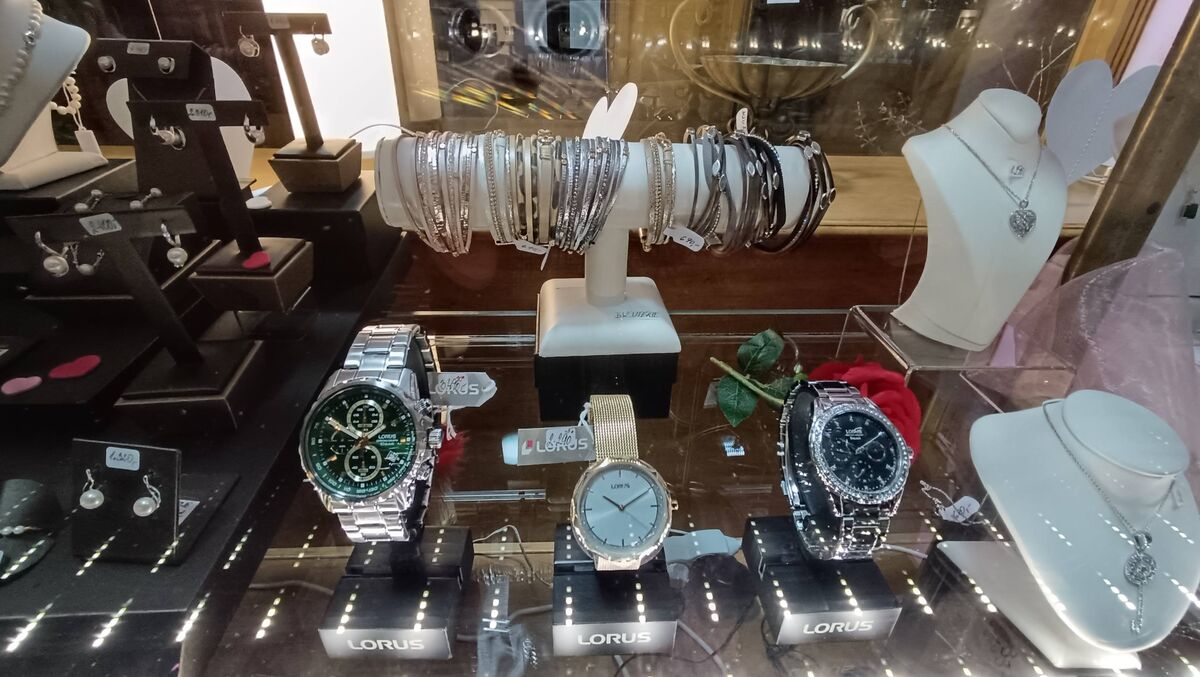 Hodinky Lorus a stříbrné šperky